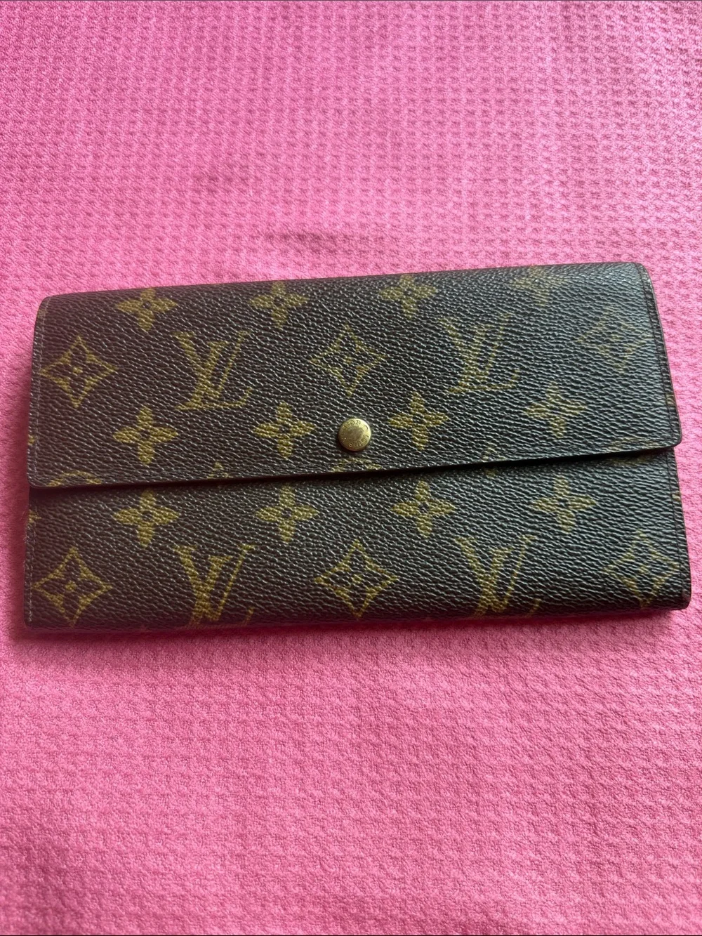 Louis Vuitton monogram Authentic. Pre-owed